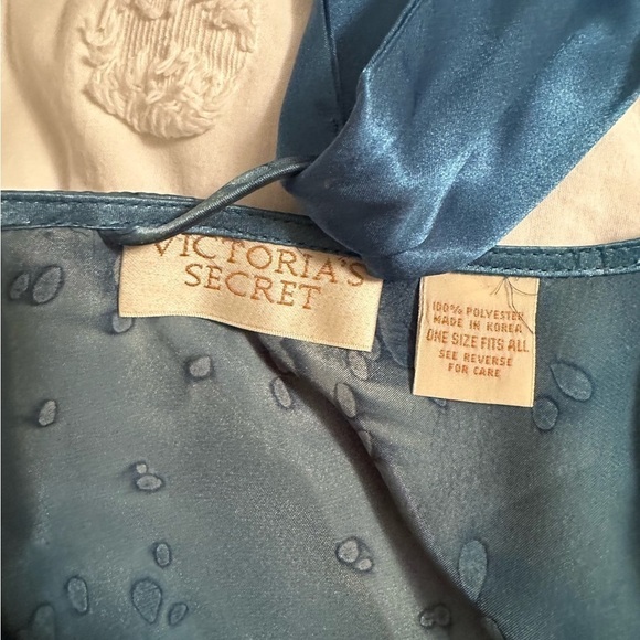 Victoria's Secret Blue Floral Robe - Picture 8 of 10